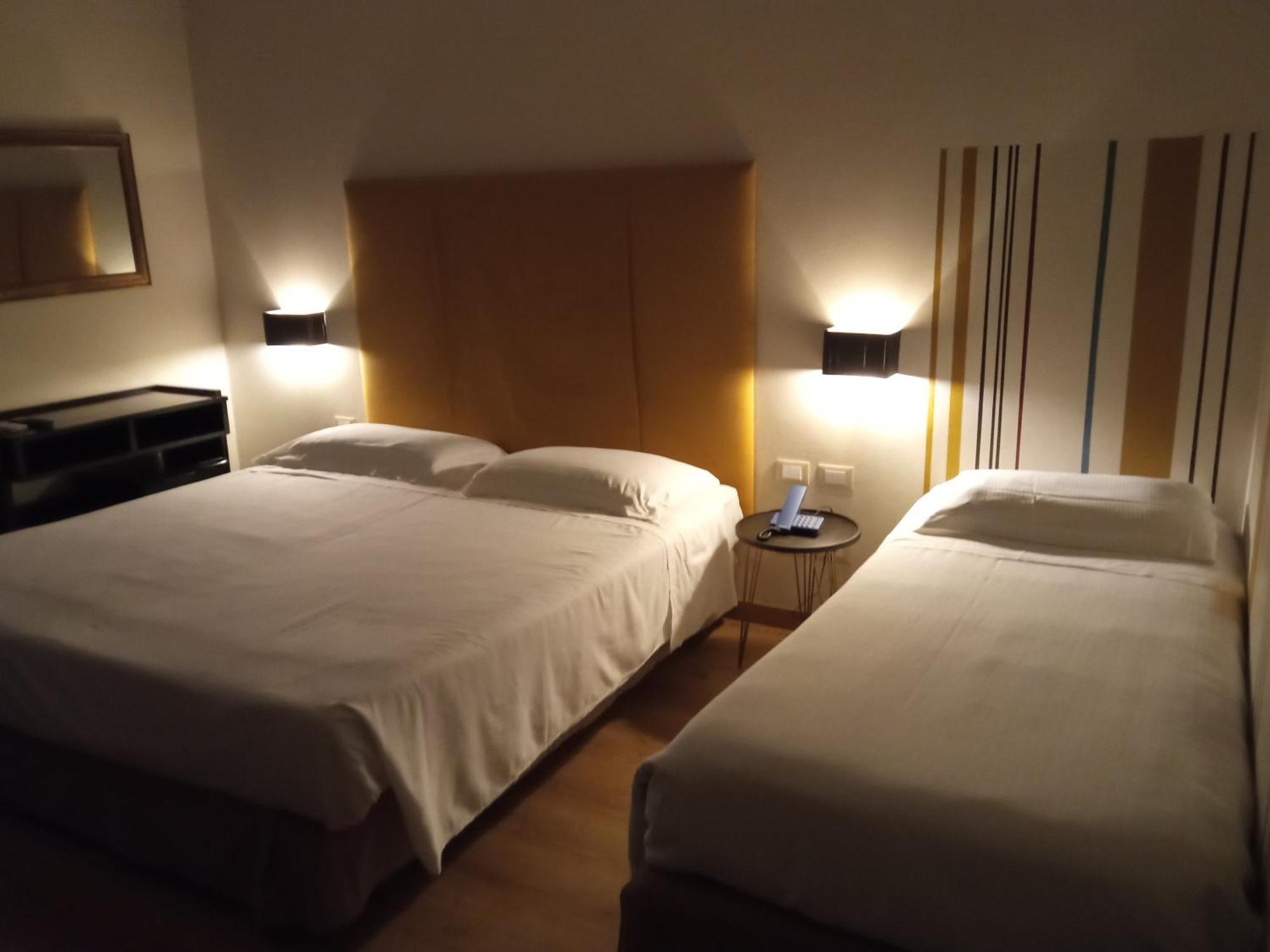 旅游酒店 利沃诺 外观 照片